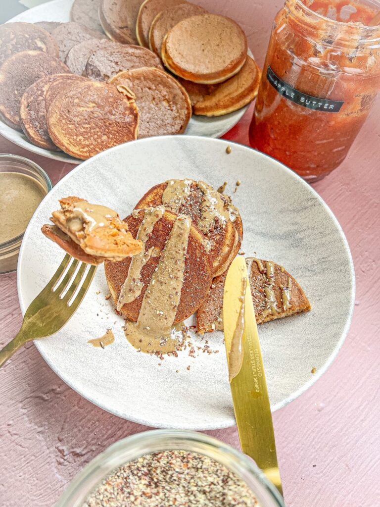 apple butter pancakes, πανκεικσ με βούτυρο μήλου