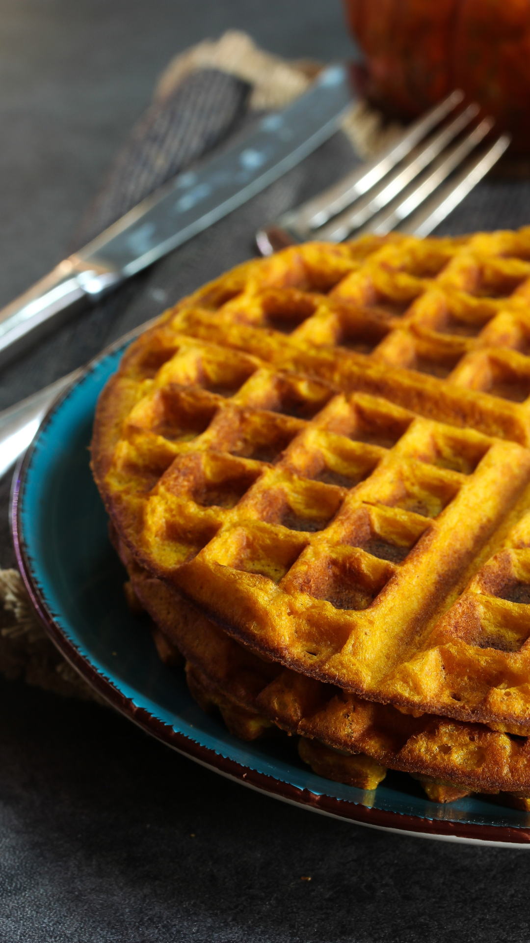 ΒΑΦΛΕΣ ΝΗΣΤΙΣΙΜΕΣ ΜΕ ΚΟΛΟΚΥΘΑ
